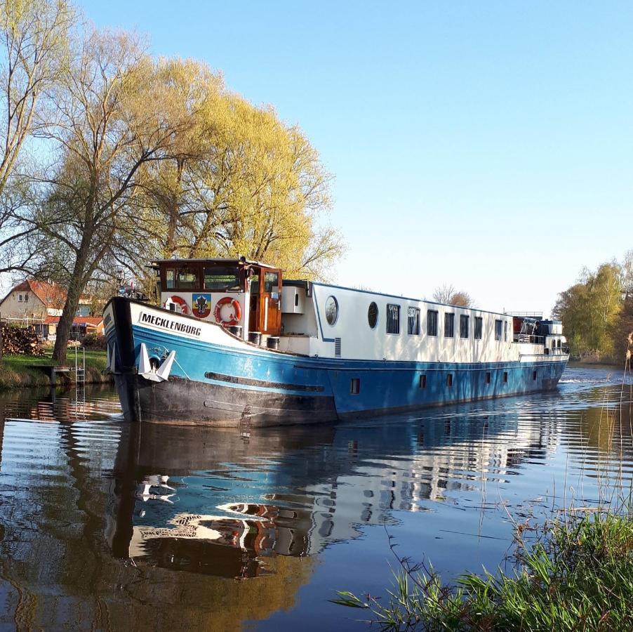 Bed and Breakfast MS Mecklenburg Groningen Exterior foto